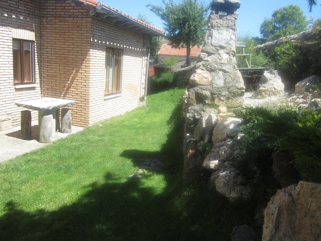 Vila La Ladera Hoyos del Espino Pokoj fotografie